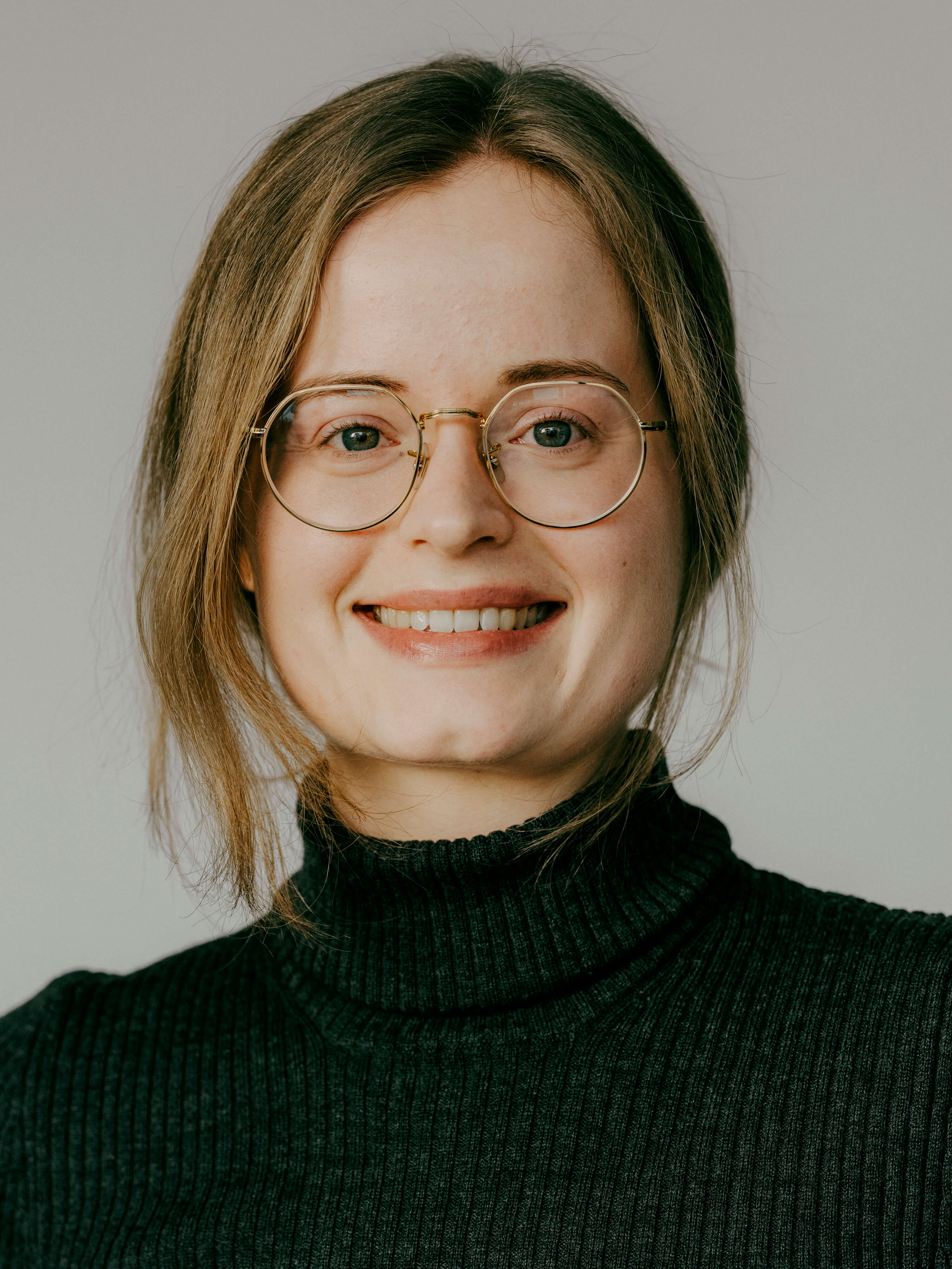 Portrait photo of Maren Luedecke